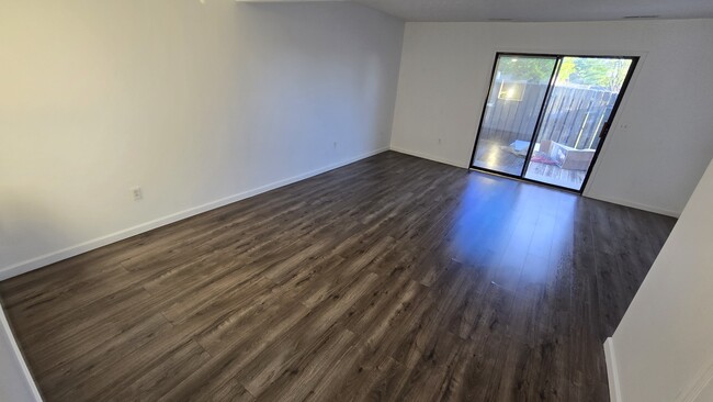 Building Photo - 6575 Santa Cruz Pl