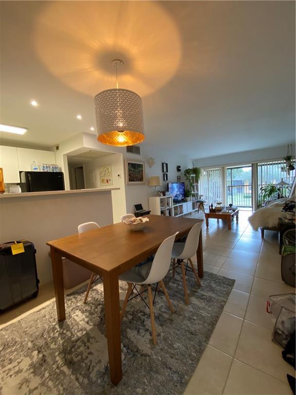 Building Photo - 5821 Washington St