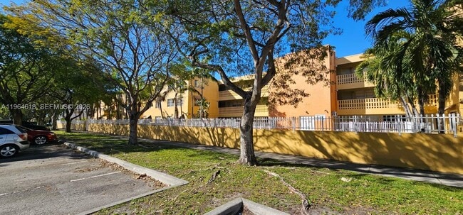 Building Photo - 1851 NE 168th St