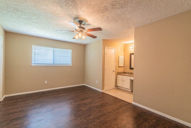 Building Photo - 14210 Galvani Dr