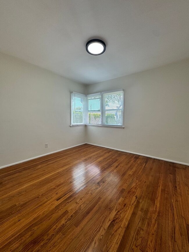 Building Photo - 12556 Everglade St