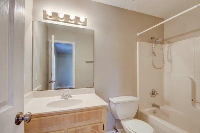 Building Photo - 2009 Timberline Cir