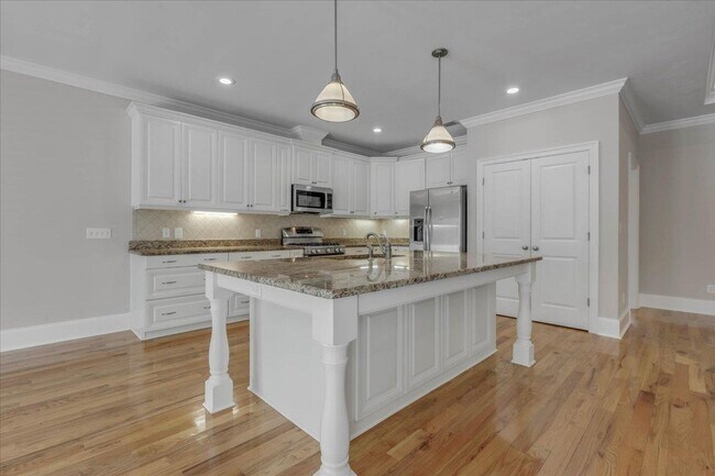 Building Photo - 2776 Palafox Ln