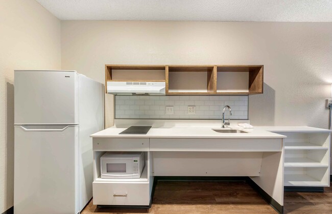 Building Photo - Furnished Studio-Miami - Airport - Doral -...