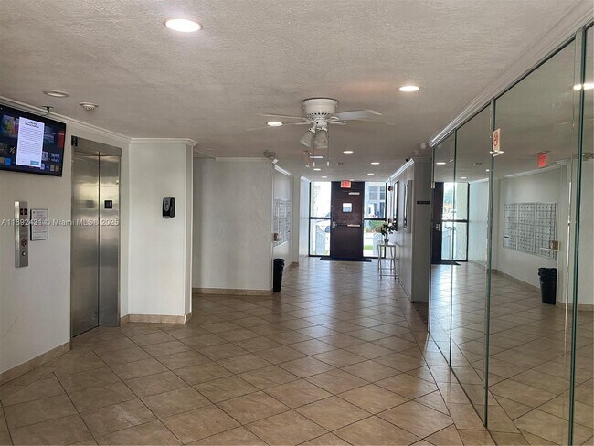 Building Photo - 17620 Atlantic Blvd