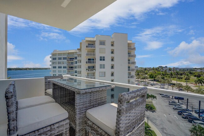 Building Photo - 2800 N Flagler Dr