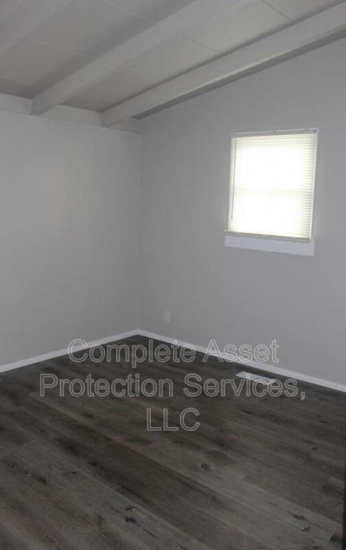 Building Photo - 107 Eastwood Ave