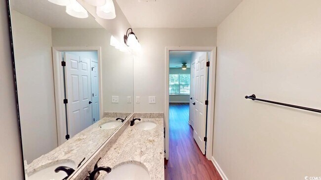 Building Photo - 1000 Pembroke Ct