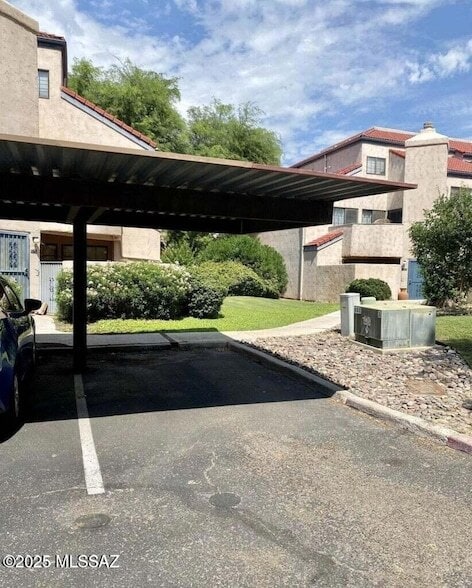 Building Photo - 4281 N River Grove Cir