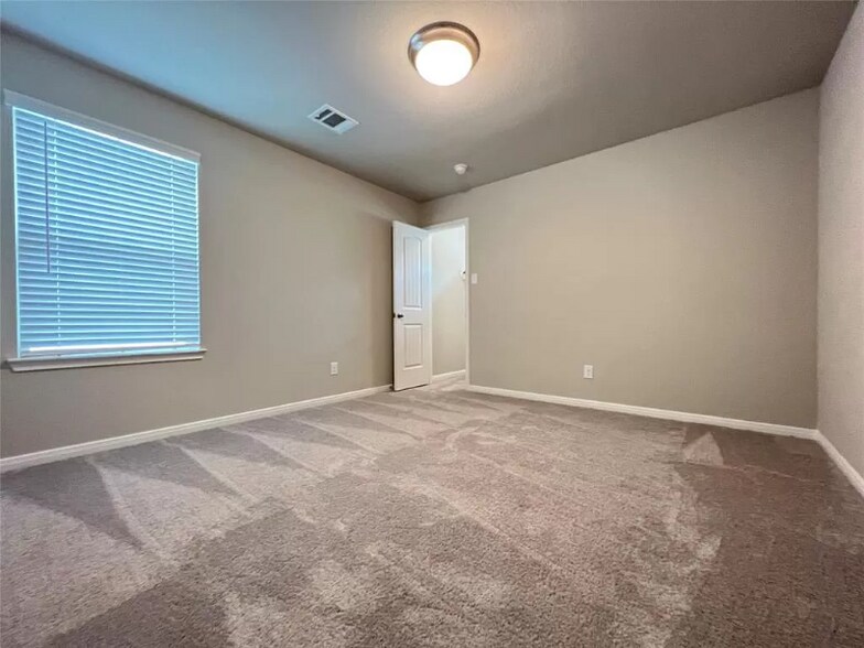 Building Photo - 7950 Fijian Cypress Dr