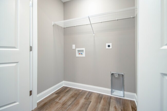 Building Photo - 7316 Woodpecker Wy