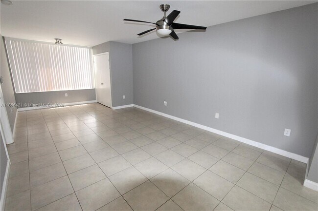 Building Photo - 2850 N Oakland Forest Dr