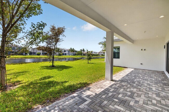 Building Photo - 17089 Rainbow Fls Trl