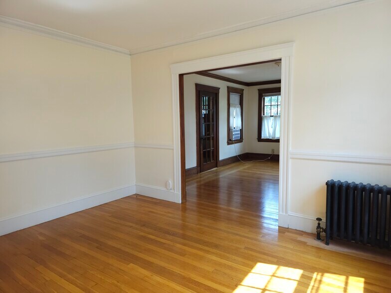 Building Photo - 28 Rawson Rd
