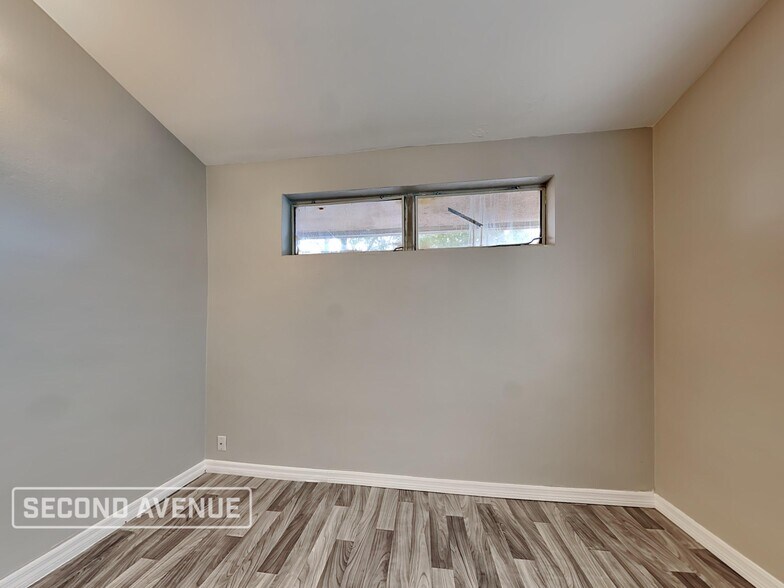 Building Photo - 3815 Rendale Dr N