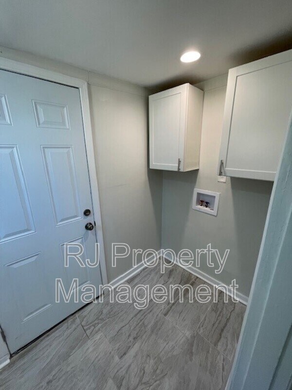 Building Photo - 4380 Reed Ave