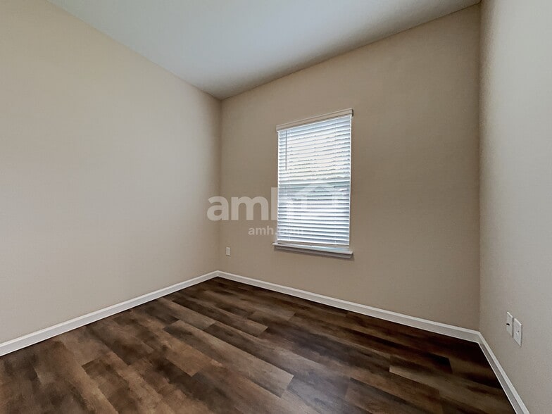 Building Photo - 197 Spruce Pt