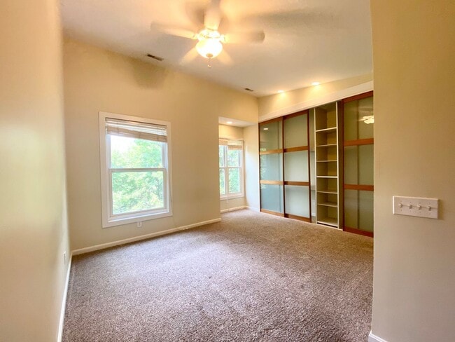 Building Photo - 4 Bedroom/3.5 Bath. UC Rental Located on J...