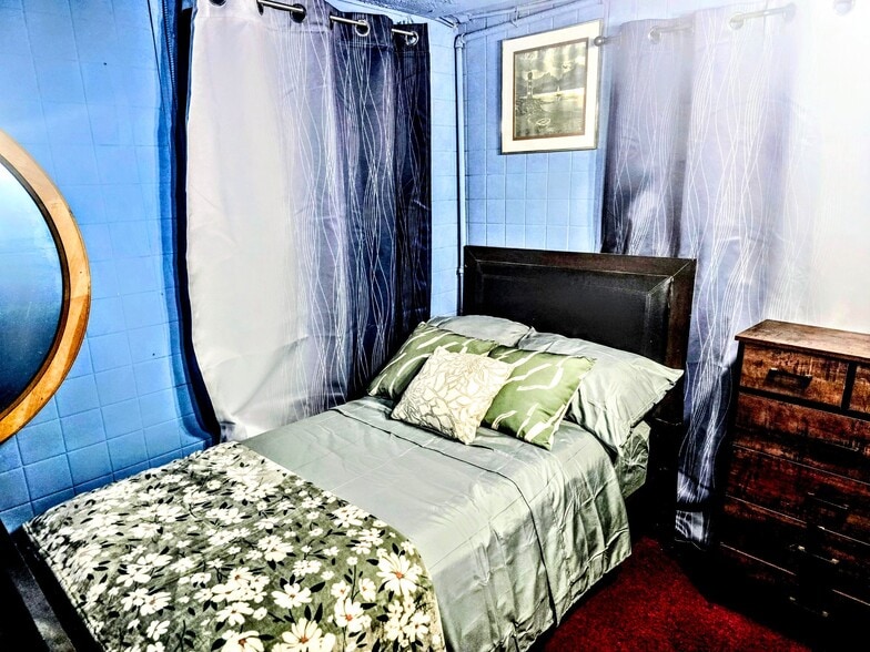 Building Photo - 913 Franklin Ave