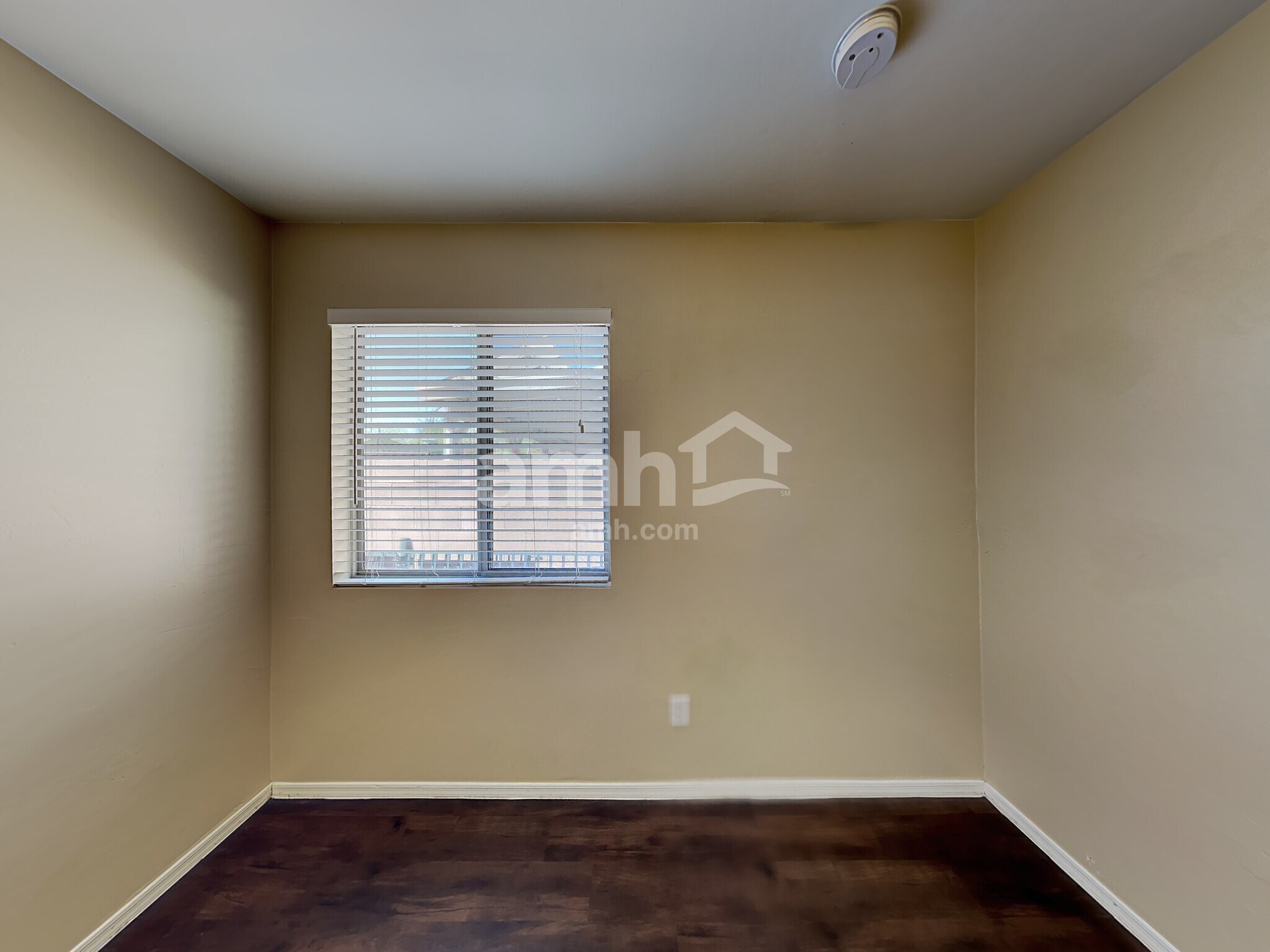 Building Photo - 641 W Flaming Arrow Dr