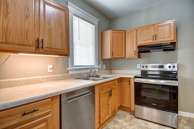 Building Photo - FOR RENT  - NORFOLK / ODU AREA