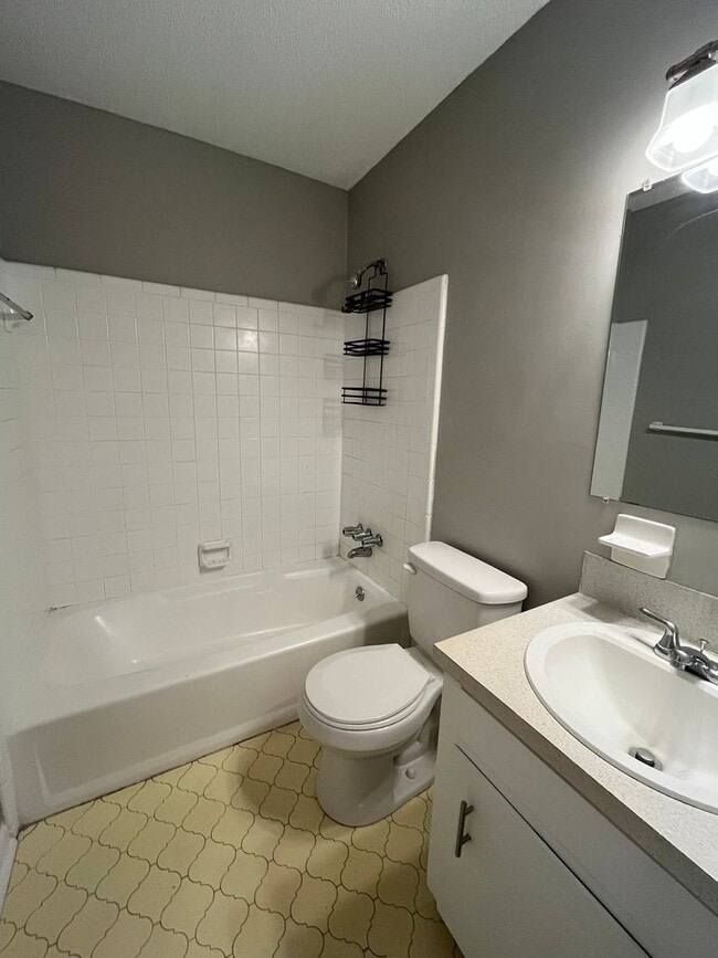 Building Photo - Great 3 bedroom brick ranch in Ladson!