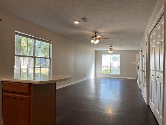 Building Photo - 132 Bayou Sara Ave