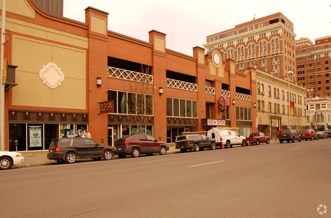 Alternate Building View 1 - Metropolitan