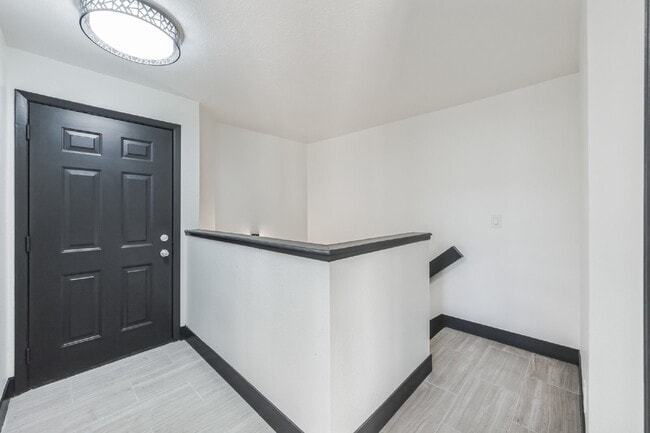 Building Photo - Beautiful Remodeled 2 Bedroom/2 Bathroom Condo is DTC!