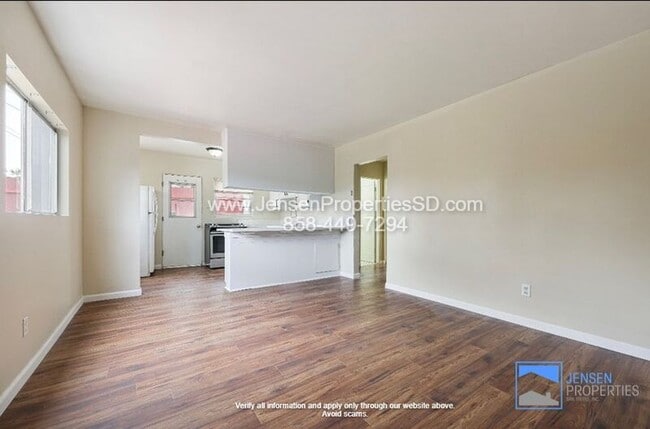 Building Photo - 550 Ritchey St