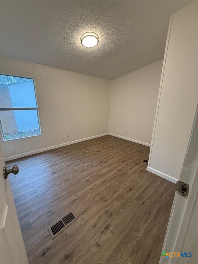 Building Photo - 532 Grandview Bend