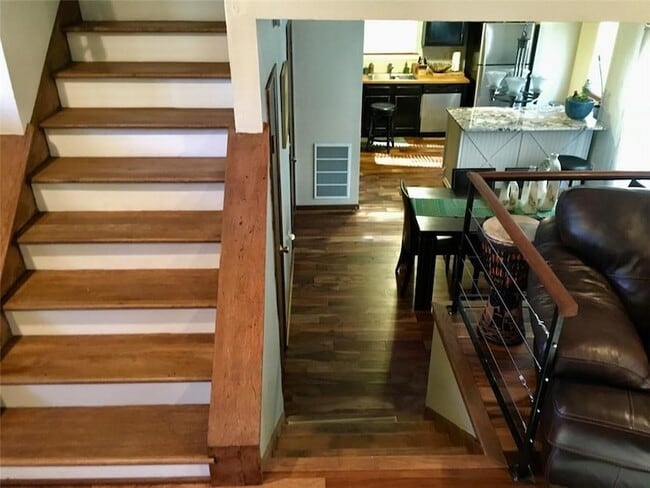 Building Photo - 1356 Bridgeson Ct