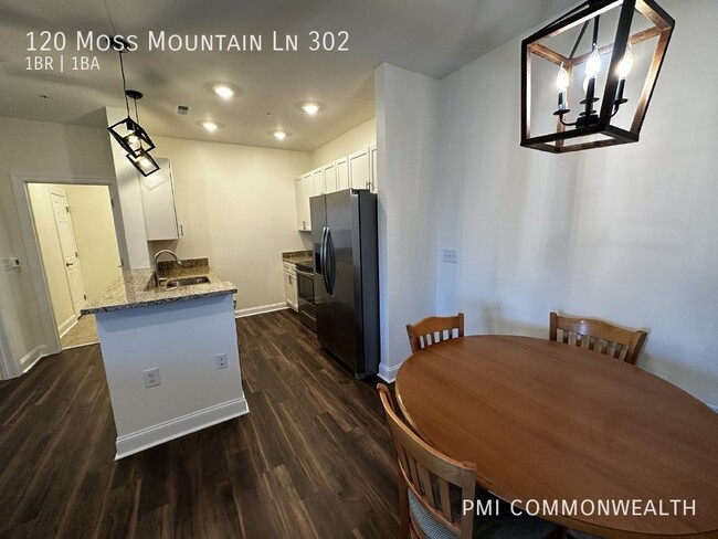 Building Photo - 1 Bed / 1 Bath Furnished Apartment with De...