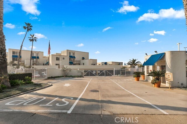 Building Photo - 711 Pacific Coast Hwy