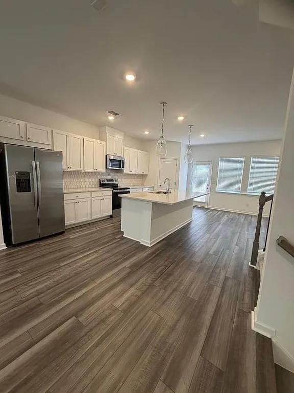 Building Photo - 6208 Kenbrook Dr
