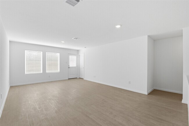 Building Photo - 2631 Lantana Spring Rd