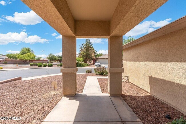 Building Photo - 10833 W Elm Ln