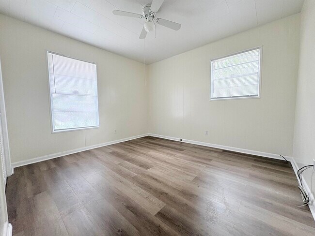 Building Photo - 3241 Big Oak St