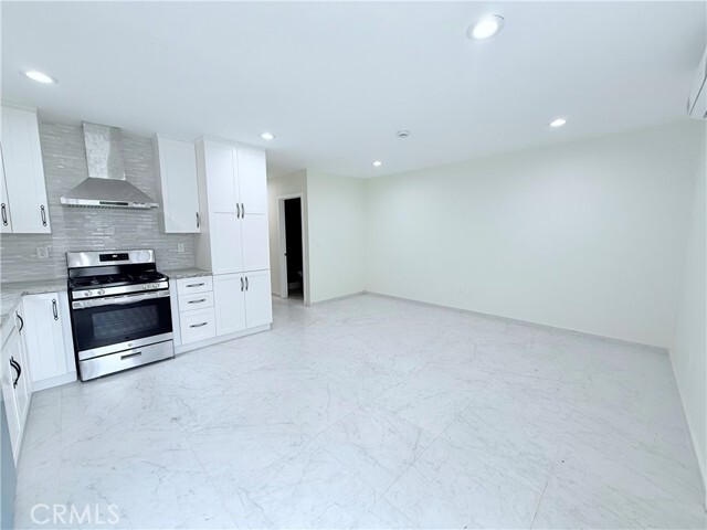 Building Photo - 17513 Glenburn Ave