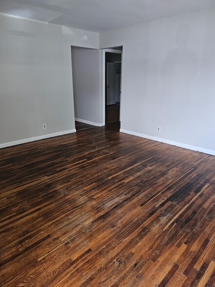 Building Photo - 721 A Kent Dr
