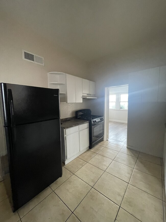 Building Photo - 1522 Yandell Dr