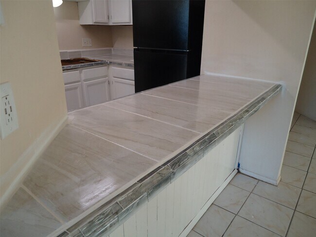 Building Photo - 18539 Lippizaner Dr