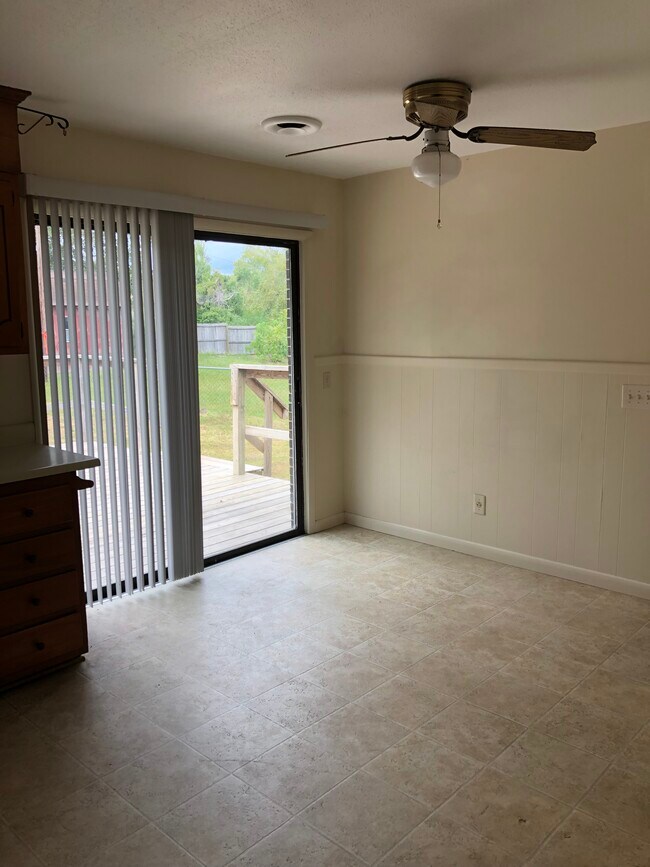 Building Photo - 5206 Sardou Rd