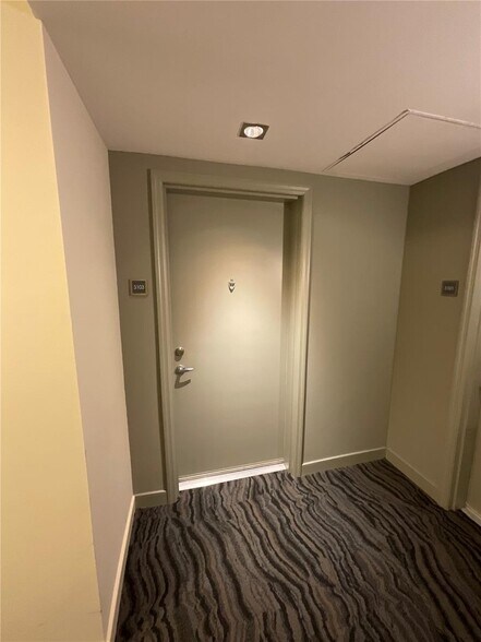 Building Photo - 950 Brickell Bay Dr