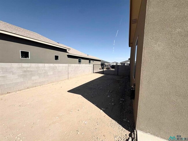 Building Photo - Large Four Bedroom Newer Construction Home