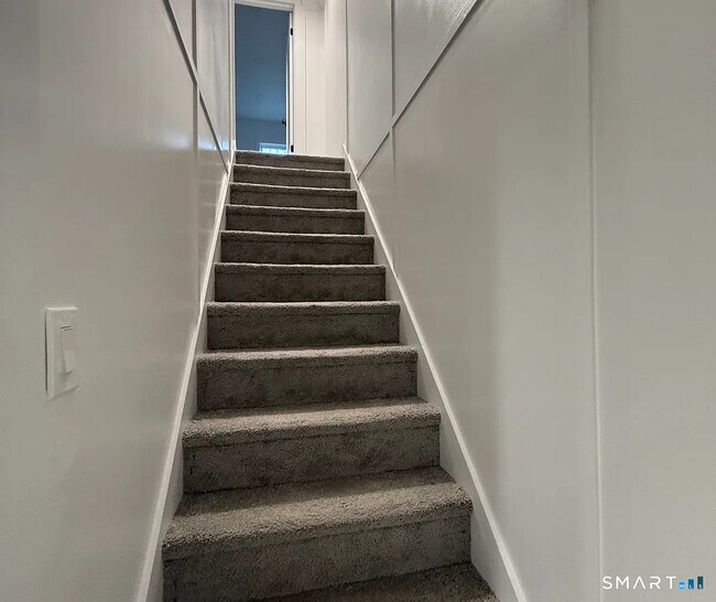 Building Photo - 69 Whitfield St