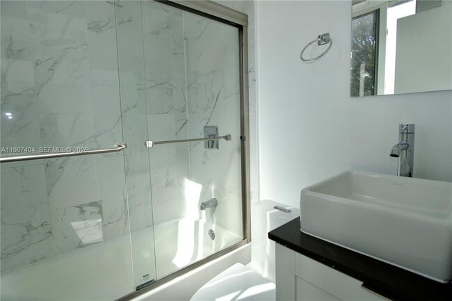 Building Photo - 1036 SW 5th St