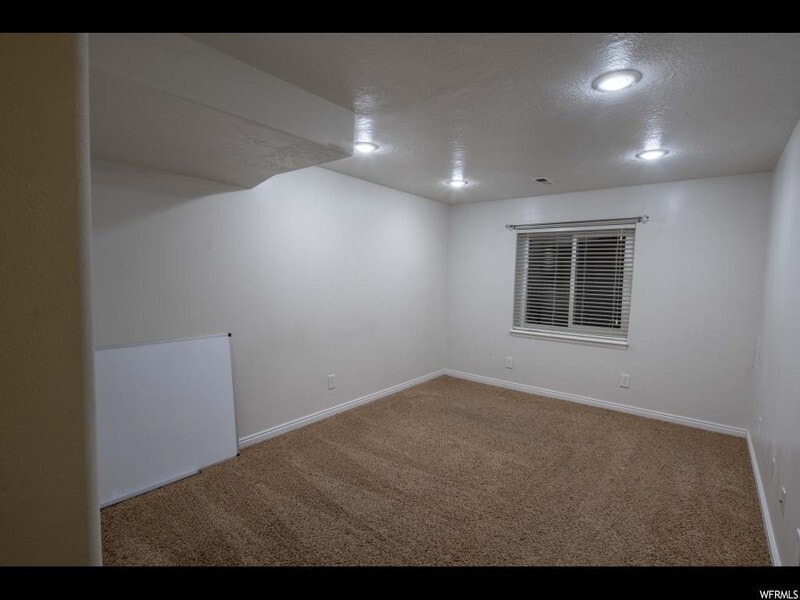Building Photo - 10167 N Cottonwood Dr