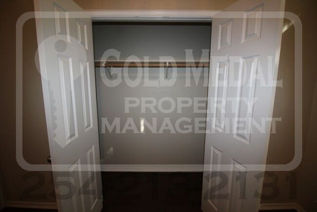 Building Photo - Willamette Wins – Where Convenience Meets Everyday Living!