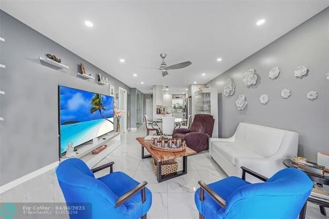 Building Photo - 6650 Royal Palm Blvd